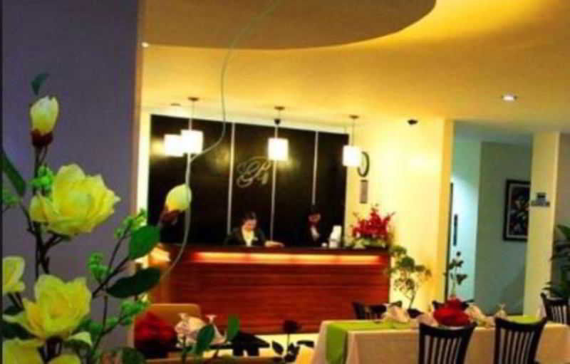 El Bajada Hotel Davao City Esterno foto